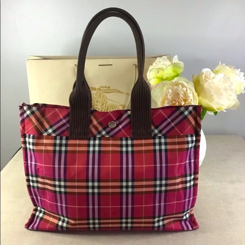 Authentic Burberry tote. Beautiful colors. Clean bag, EUC. Please see pics.